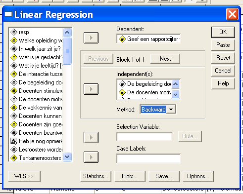 Stap 5:meerdere regressie modellen opstellen Kies regressie, lineair Om vervolgens alleen signifikante verklarende variabelen in