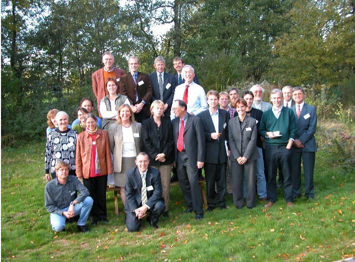 FQH-Experts Workshop in 2003, with scientists from a broad range of backgrounds.